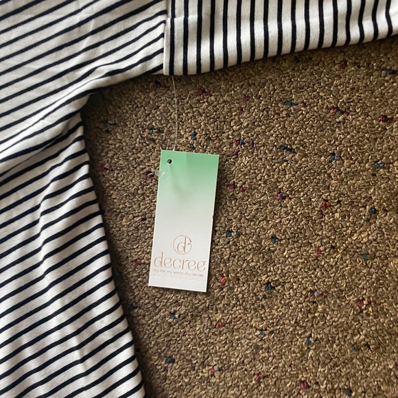 NWT Black&White Stripes Top - Picture 3 of 9